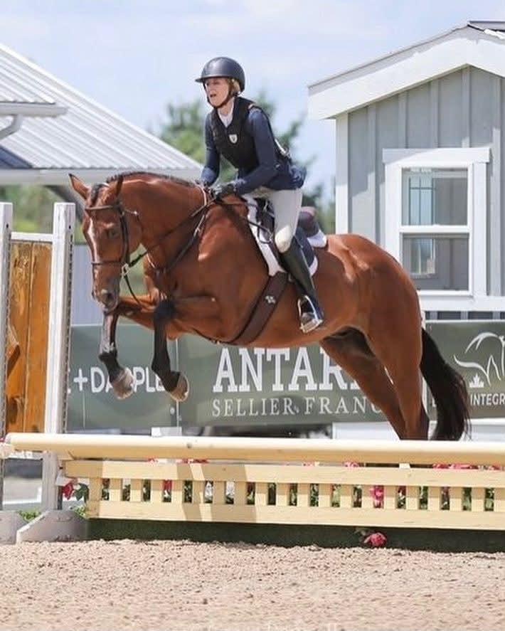 Twist jumping at a show
